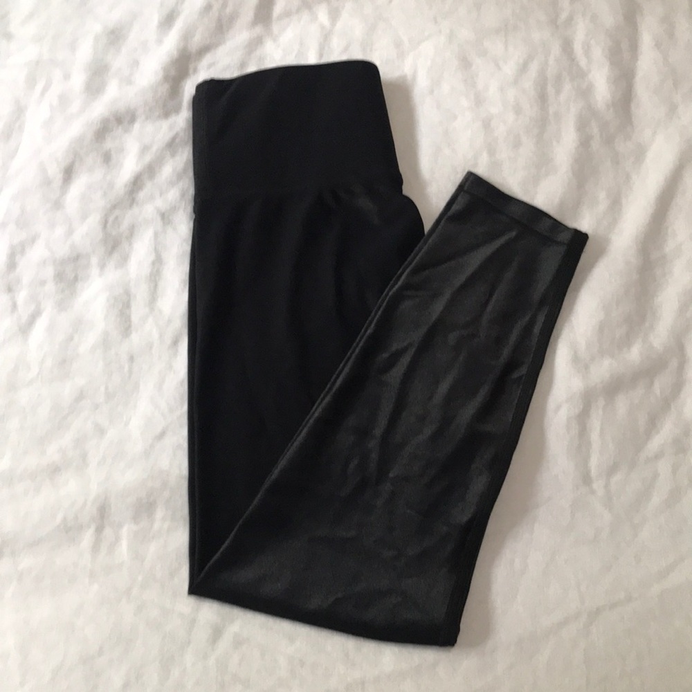 High Rise 7/8 Legging in Takara Shine.